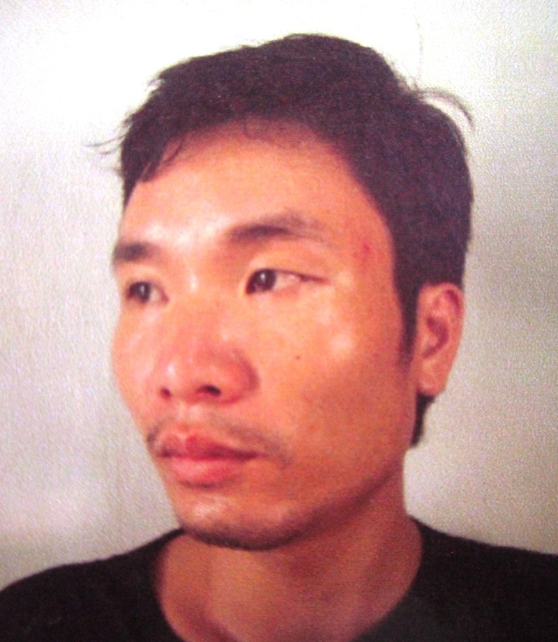 Đối tượng Quách Văn Thuận đang bị công an bắt giữ
