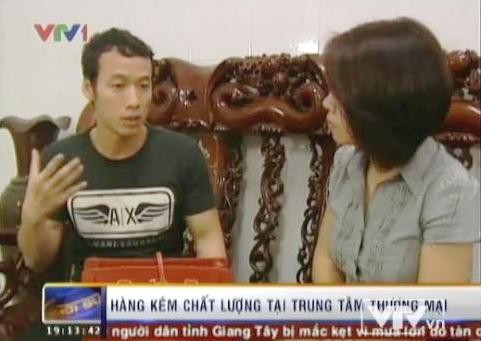  Anh Vũ Ngọc Thái chia sẻ câu chuyện mua hàng hiệu với phóng viên VTV.