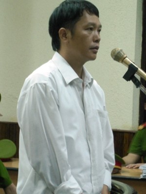 Dũng kiều tại phiên tòa xét xử