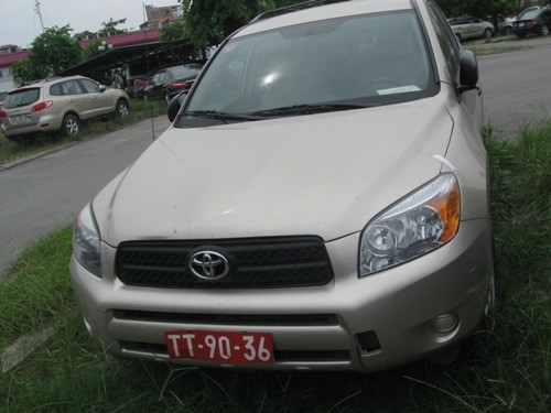 Chiếc xe ô tô bị tạm giữ để điều tra làm rõ đường dây làm biển số giả