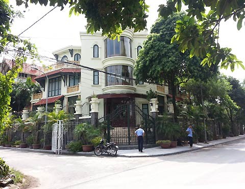 Biệt thự của ông Kiên tại khu vực hồ Tây.